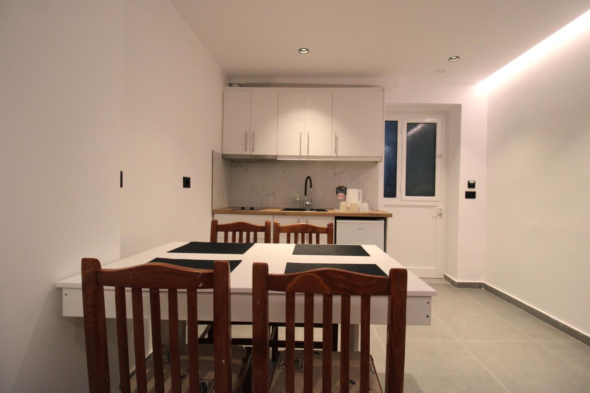 Melina'S Seaside Retreat Aparthotel Ksamil Exterior photo